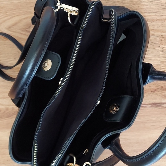 Halston purse. Size- 13,5x9x5 - Picture 4 of 8